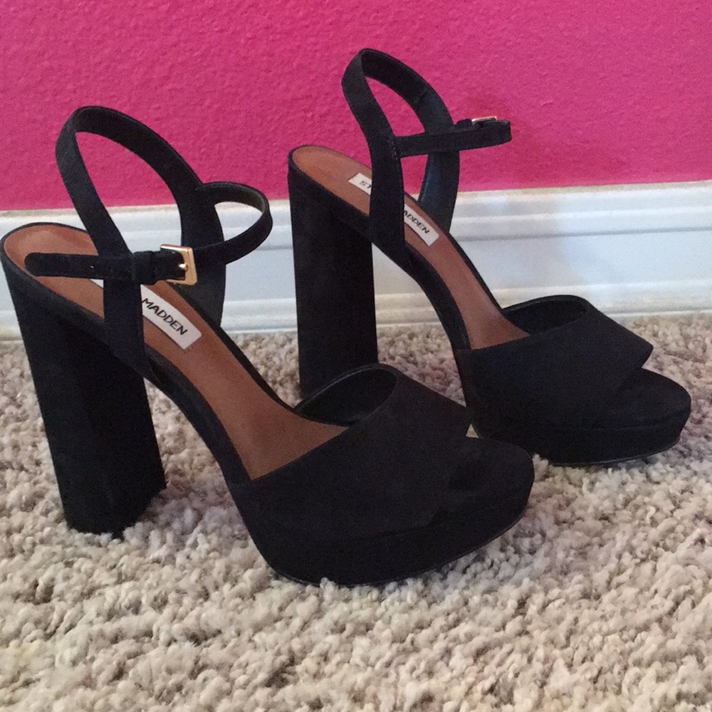 Beand new never worn Steve Madden heels